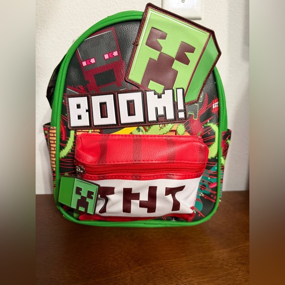 Minecraft Explosion TNT Women's Mini Backpack, Green 11’’ adjustable bag new - Picture 2 of 8